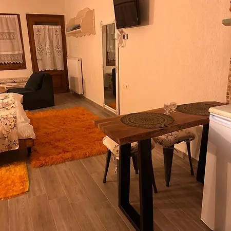 παλιο χωριο Палеос-Пантелеймонас