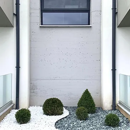 οίκοι-πολυτελείς και μεζονέτες Apartment